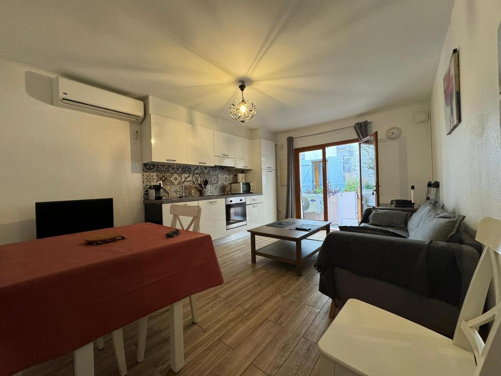 Cosy Poullan, 2-Bedroom Apartment, 200 M From The Beach นีซ ภายนอก รูปภาพ