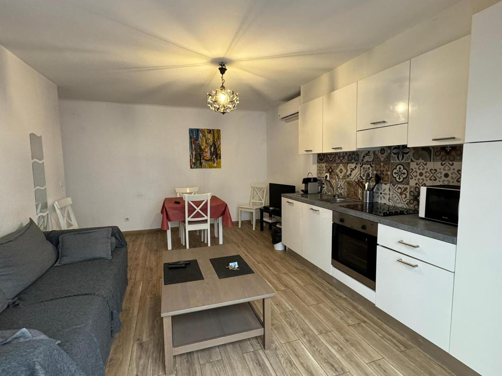 Cosy Poullan, 2-Bedroom Apartment, 200 M From The Beach นีซ ภายนอก รูปภาพ