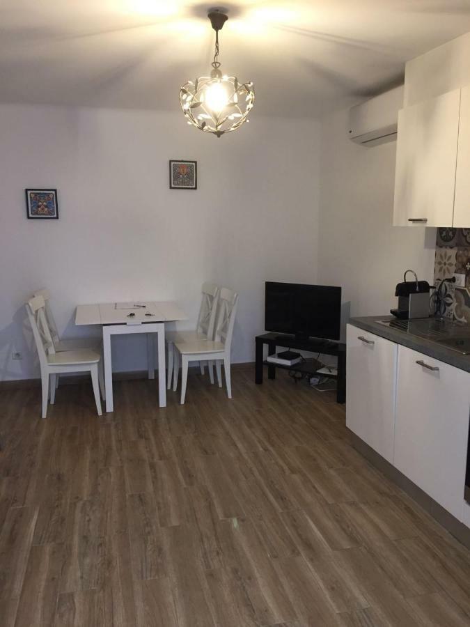 Cosy Poullan, 2-Bedroom Apartment, 200 M From The Beach นีซ ภายนอก รูปภาพ
